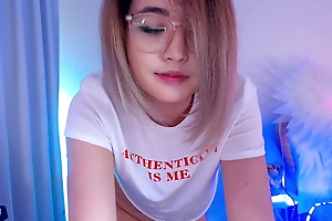 Young Asian webcam girl masturbates, orgasm, live sex