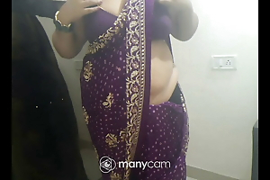HORNY DESI INDIAN SEDUCING HER BOSS ON VIDEO CALL