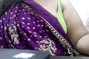 desi Indian honry unreserved does seducing saree stripping for her day on webcam ...