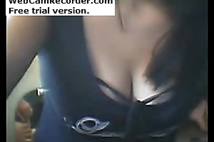 filipino comprehensive venus showing her big, juicy boobs in a open cyber cafe..