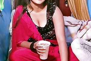 Soniya bhabhi ke mote boobs to dekho bhut sexy he hindi audio sexy chudai xxx soniya bhabhi