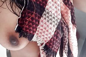 Indian desi bhabhi massages lotion on big boobs and sexy body explore bath