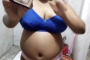 Hot desi sexy village girl in conduct oneself squeezes milk before bath, likes to pee while dancing, having fun, occasionally takes bath.