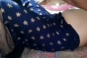 Hot Mature Indian wife Sonali Have A intercourse Alongside Lark ( Documented Video By Villagesex91)