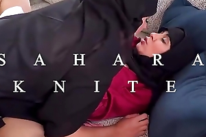 Hijabi Bhabhi Sahara Knite gives Aaliyah Yasin urdu classes