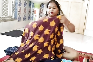 Indian Housewife Sexy Show 2