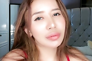 Cute Indonesian streamer Sofia Hilda big heart of hearts masturbate