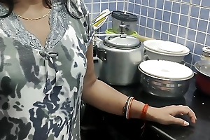 Rude Unlettered Devar Loving Maroon Bhabhi in Kitchen