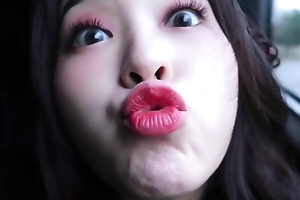 Gahyeon's Ready For A Facial Right Here, Guys